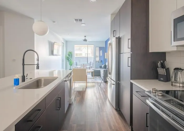 Stylish 1bd - Pool, Gym, Parking, W-d - Sleeps 4 Apartment Tempe