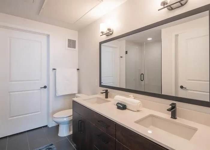 Apartment Stylish 1bd - Pool, Gym, Parking, W-d - Sleeps 4