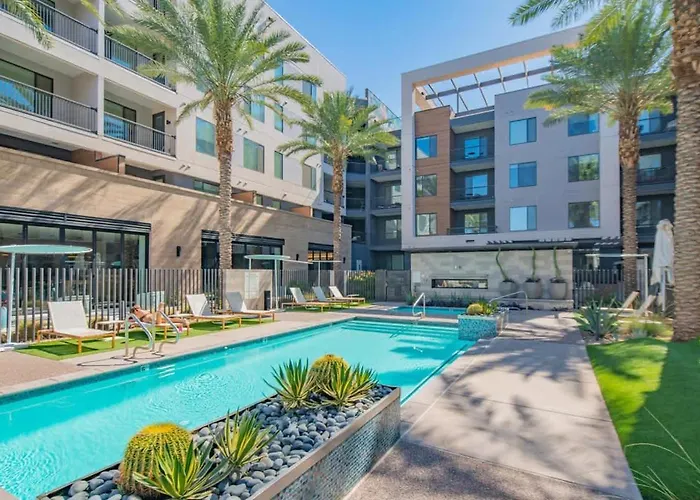 Stylish 1bd - Pool, Gym, Parking, W-d - Sleeps 4 *