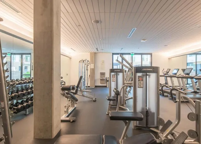 Apartment Stylish 1bd - Pool, Gym, Parking, W-d - Sleeps 4 Tempe